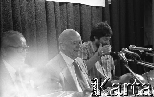 27.08.1990, Wrocław, Polska.
Wizyta Jana Nowaka-Jeziorańskiego (w środku) na zaproszenie Zarządu Regionu Dolny Śląsk NSZZ 