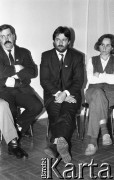 1990, Wrocław, Polska.
Kampania prezydencka Tadeusza Mazowieckiego. Spotkanie z działaczami Ruchu Obywatelskiego - Akcja Demokratyczna, od lewej: Włodzimierz Mękarski, Władysław Frasyniuk, Krystyna Romaszewska.
Fot. Mieczysław Michalak, zbiory Ośrodka KARTA
