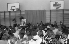 1990, Wrocław, Polska.
Kampania prezydencka Tadeusza Mazowieckiego, spotkanie z młodzieżą w Liceum Ogólnokształcącym nr 5.
Fot. Mieczysław Michalak, zbiory Ośrodka KARTA
