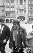 1990, Wrocław, Polska.
Wizyta minister kultury i sztuki Izabelli Cywińskiej, obok Włodzimierz Mękarski. 
Fot. Mieczysław Michalak, zbiory Ośrodka KARTA