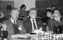 26-27.01.1991, Warszawa, Polska.
I Krajowy Zjazd Ruchu Obywatelskiego - Akcja Demokratyczna (ROAD). Ludwik Turko (w środku) podczas obrad.
Fot. Mieczysław Michalak, zbiory Ośrodka KARTA