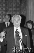 1991, Wrocław, Polska.
Ryszard Kaczorowski, prezydent RP na uchodźstwie w latach 1989-1990, przemawia podczas uroczystego przyjęcia w ratuszu.
Fot. Mieczysław Michalak, zbiory Ośrodka KARTA