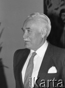 1991, Wrocław, Polska.
Ryszard Kaczorowski, prezydent RP na uchodźstwie w latach 1989-1990, podczas uroczystego przyjęcia w ratuszu.
Fot. Mieczysław Michalak, zbiory Ośrodka KARTA