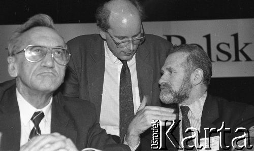 23-24.04.1994, Warszawa, Polska. 
Tadeusz Mazowiecki, Jan Maria Rokita i Bronisław Geremek (od lewej) na kongresie założycielskim Unii Wolności. 
Fot. Mieczysław Michalak, zbiory Ośrodka KARTA