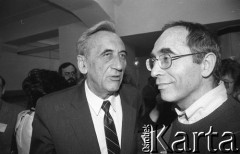 23-24.04.1994, Warszawa, Polska. 
Tadeusz Mazowiecki i Aleksander Smolar na kongresie założycielskim Unii Wolności. 
Fot. Mieczysław Michalak, zbiory Ośrodka KARTA