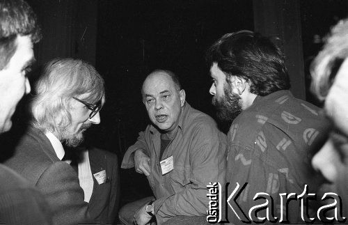 23-24.04.1994, Warszawa, Polska. 
Jacek Kuroń (w środku) i Paweł Kocięba-Żabski (z prawej) na kongresie założycielskim Unii Wolności. 
Fot. Mieczysław Michalak, zbiory Ośrodka KARTA