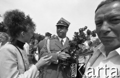 19.06.1994, Wrocław, Polska.
Promocja oficerska w Wyższej Szkole Oficerskiej im. Tadeusza Kościuszki z udziałem prezydenta Lecha Wałęsy. Oficerowie z rodzinami.
Fot. Mieczysław Michalak, zbiory Ośrodka KARTA