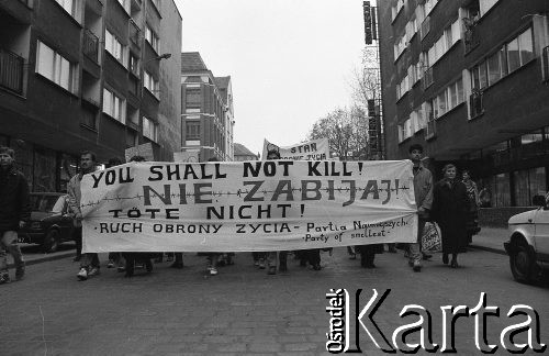 Lata 90., Wrocław, Polska.
Marsz przeciwników aborcji.
Fot. Mieczysław Michalak, zbiory Ośrodka KARTA