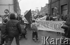 Lata 90., Wrocław, Polska.
Marsz przeciwników i zwolenników aborcji.
Fot. Mieczysław Michalak, zbiory Ośrodka KARTA