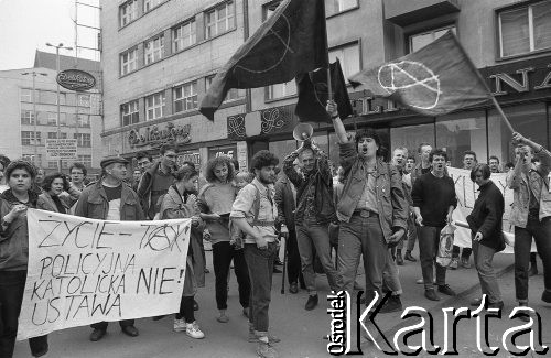 Lata 90., Wrocław, Polska.
Marsz zwolenników aborcji.
Fot. Mieczysław Michalak, zbiory Ośrodka KARTA