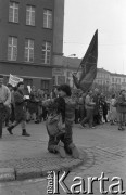 Lata 90., Wrocław, Polska.
Marsz przeciwników i zwolenników aborcji.
Fot. Mieczysław Michalak, zbiory Ośrodka KARTA