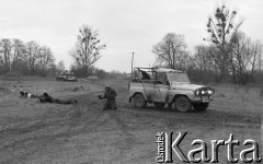 Lata 90., Wrocław, Polska.
Ćwiczenia jednostki antyterrorystycznej policji.
Fot. Mieczysław Michalak, zbiory Ośrodka KARTA