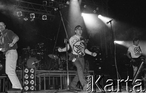 Lata 90., Wrocław, Polska.
Koncert Wielkiej Orkiestry Świątecznej Pomocy w Hali Ludowej (Stulecia), Jerzy Owsiak na scenie.
Fot. Mieczysław Michalak, zbiory Ośrodka KARTA