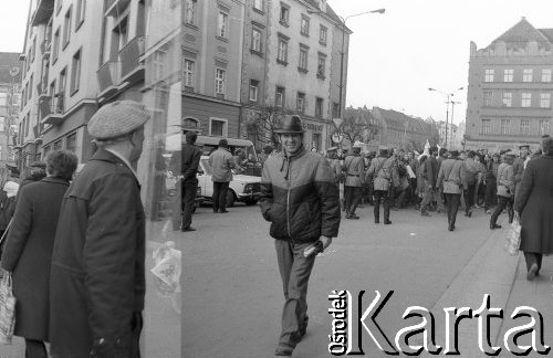 16.02.1988, Wrocław, Polska.
Happening Pomarańczowej Alternatywy – Karnawał Riobotniczy. Milicja blokuje pochód.
Fot. Mieczysław Michalak, zbiory Ośrodka KARTA
