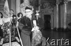 1991, Wrocław, Polska. 
Reżyser teatralny, teoretyk teatru i pedagog Jerzy Grotowski przyjmujący doktorat honoris causa Uniwersytetu Wrocławskiego. 
Fot. Mieczysław Michalak, zbiory Ośrodka KARTA
