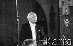 1993, Wrocław, Polska.
Witold Lutosławski dyryguje podczas koncertu festiwalu Wratislavia Cantans.
Fot. Mieczysław Michalak, zbiory Ośrodka KARTA