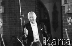 1993, Wrocław, Polska.
Witold Lutosławski dyryguje podczas koncertu festiwalu Wratislavia Cantans.
Fot. Mieczysław Michalak, zbiory Ośrodka KARTA