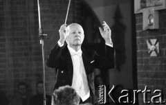 1993, Wrocław, Polska.
Witold Lutosławski dyryguje podczas koncertu festiwalu Wratislavia Cantans.
Fot. Mieczysław Michalak, zbiory Ośrodka KARTA