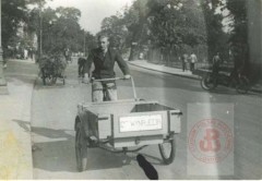 1939-1944, Warszawa. 
Riksza towarowa. 
Fot. NN, Studium Polski Podziemnej w Londynie