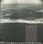 18.09.1945, okolice Bergen, Saksonia, Niemcy.
Zdjęcie lotnicze wyzwolonego obozu koncentracyjnego Bergen-Belsen. Obóz istniał w latach 1940-1945, początkowo w charakterze obozu jenieckiego, później - koncentracyjnego. Zginęło w nim Ok. 50 000 więźniów obozu koncentracyjnego i ok. 20 000 jeńców wojennych.
Fot. NN, Studium Polski Podziemnej w Londynie