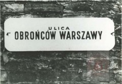 Wrzesień 1943, Warszawa. 
Tabliczka z nazwą ulicy zmienioną przez polskie podziemie. Oficjalnie ulica Graniczna. 
Fot. NN, Studium Polski Podziemnej w Londynie