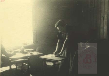 1944-1945, Wilno.
Lokal legalizacji Armii Krajowej przy Ogińskiego 8 - miejsce fałszowania dokumentów.  
Fot. NN, Studium Polski Podziemnej w Londynie