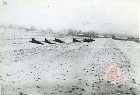 Styczeń 1944, okolice Nowogródka. 
Żołnierze 77 Pułku Piechoty Armii Krajowej. 
Fot. NN, Studium Polski Podziemnej w Londynie