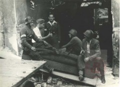 Sierpień-Październik 1944, Warszawa. 
Powstańcy warszawscy 
Fot. NN, Studium Polski Podziemnej w Londynie