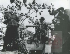 Sierpień-Październik 1944, Warszawa.
Powstanie warszawskie. Stanowisko ciężkiego karabinu maszynowego obsadzone przez żołnierzy Armii Krajowej. 
Fot. NN, Studium Polski Podziemnej w Londynie