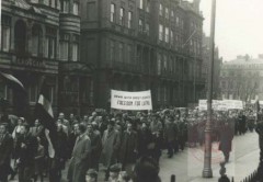 22.04.1956, Londyn, Wielka Brytania.
Manifestacja Polonii brytyjskiej, przeciw pozostawaniu Polski w radzieckiej strefie wpływów. 
Fot. NN, Studium Polski Podziemnej w Londynie