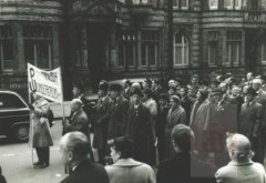 22.04.1956, Londyn, Wielka Brytania.
Manifestacja Polonii brytyjskiej, przeciw pozostawaniu Polski w radzieckiej strefie wpływów. 
Fot. NN, Studium Polski Podziemnej w Londynie