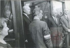 1964, Fawley, Wielka Brytania.
Zlot Armii Krajowej w Fawley Court. Od prawej: współzałożyciel Studium Polski Podziemnej pułkownik Kazimierz Iranek-Osmecki, członek Rady Trzech generał Tadeusz Bór-Komorowski, podporucznik Edward Chudzyński , profesor Zbigniew Pełczyński, Jaworski, kapitan Irena Parys-Lewicka. 
Fot. NN, Studium Polski Podziemnej w Londynie