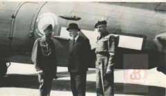 12.05.1945, Londyn, Wielka Brytania.
Naczelny Wódz Wojska Polskiego generał Tadeusz Bór-Komorowski (pierwszy z lewej) po wyjściu z niemieckiego obozu jenieckiego. W środku premier Tomasz Arciszewski, po prawej szef Sztabu Naczelnego Wodza generał Stanisław Kopański. 
Fot. NN, Studium Polski Podziemnej w Londynie
