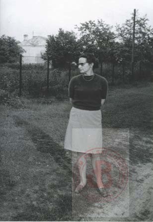 1982, brak miejsca.  
Żona Władysława Bartoszewskiego Zofia. 
Fot. NN, Studium Polski Podziemnej w Londynie