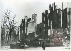 1945, Warszawa. 
Ulica Królewska. 
Fot. NN, Studium Polski Podziemnej w Londynie