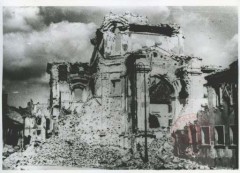 1945, Warszawa. 
Ruiny kościoła Sakramentek (kościół św. Kazimierza) na Nowym Mieście. 
Fot. NN, Studium Polski Podziemnej w Londynie