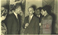 30.07.1949, Witley, Wielka Brytania.
Generał Tadeusz Bór-Komorowski rozmawia z Kraśnickim. 
Fot. NN, Studium Polski Podziemnej w Londynie