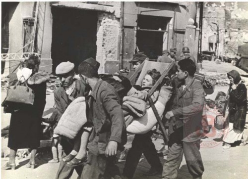 Październik 1944, Warszawa. 
Ewakuacja ludności cywilnej po powstaniu warszawskim. 
Fot. NN, Studium Polski Podziemnej w Londynie