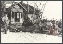 Styczeń-Marzec 1944, okolice Wilna. 
3 Wileńska Brygada Armii Krajowej. Żołnierze przed wyjazdem na patrol. Brygada działała na Wileńszczyźnie, brała udział w akcji Burza i operacji 