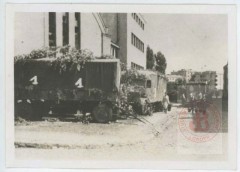 Sierpień 1944, Warszawa. 
Samochody zdobyte przez żołnierzy Zgrupowania 