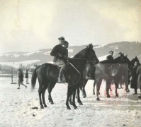 1928-1939, Grudziądz, Polska. 
Konkurs hippiczny. Zawodnicy na koniach. 
Fot. NN, Studium Polski Podziemnej w Londynie