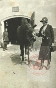 1928-1939, Grudziądz, Polska. 
Szkoła Podchorążych Kawalerii. Wizyta w stajni Wandy Plater.  
Fot. NN, Studium Polski Podziemnej w Londynie