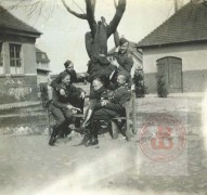 1928-1939, Grudziądz, Polska. 
Szkoła Podchorążych Kawalerii. Podchorążowie w czasie wolnym. 
Fot. NN, Studium Polski Podziemnej w Londynie