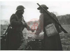 1942-1944, Wielka Brytania.
Żołnierze 1. Dywizji Pancernej gen. Stanisława Maczka z Polskich Sił Zbrojnych na Zachodzie podczas ćwiczeń w terenie.
Fot. NN, Studium Polski Podziemnej w Londynie