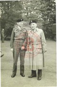 Prawdopodobnie lata 60, Wielka Brytania.
Generałowie Wojska Polskiego. Stoją od lewej: przewodniczący Rady Studium Polski Podziemnej Tadeusz Pełczyński oraz przewodniczący Związku Polskich Klubów Sportowych Kazimierz Glabisz.
Fot. NN, Studium Polski Podziemnej w Londynie