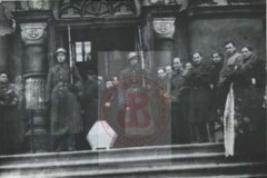 1946, Częstochowa, woj. łódzkie, Polska.
Pogrzeb zamordowanych przez Niemców w egzekucjach pod Olsztynem w latach 1940-1941 członków ruchu oporu z Związku Walki Zbrojnej, Polskiego Związku Wolności, Polskiej Organizacji Zbrojnej, 