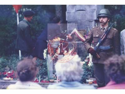 1984, okolice Pecynki, Puszcza Biała, Polska.
40. rocznica bitwy pod Pecynką w Puszczy Białej. W uroczystości odsłonięcia tablicy na pomniku poległych żołnierzy oddziałów partyzanckich Obwodu 