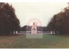 1987, Delville Wood, Francja.
Pomnik upamiętniający żołnierzy południowoafrykańskich z RPA walczących w czasie I oraz II wojny światowej w armii brytyjskiej. Powstał w 1926 r. Niedaleko znajduje się cmentarz wojskowy.
Fot. NN, Studium Polski Podziemnej w Londynie