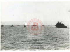 9-16.09.1943, okolice Salerno, Włochy.
Kampania włoska. Okręty wojenne aliantów podczas bombardowania floty państw osi.
Fot. NN, Studium Polski Podziemnej w Londynie