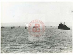 9-16.09.1943, okolice Salerno, Włochy.
Kampania włoska. Okręty wojenne aliantów podczas bombardowania floty państw osi.
Fot. NN, Studium Polski Podziemnej w Londynie